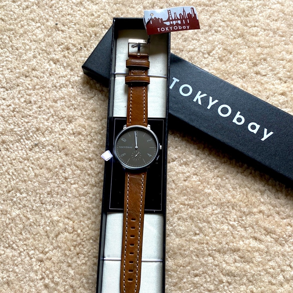 Men’s (or women’s oversized) TokyoBay wristwatch.
